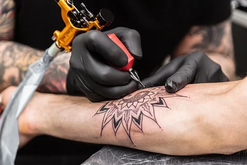 Iguazú vive el Cataratas Tattoo Fest con más de 70 profesionales de la región 3 tatuador - 2