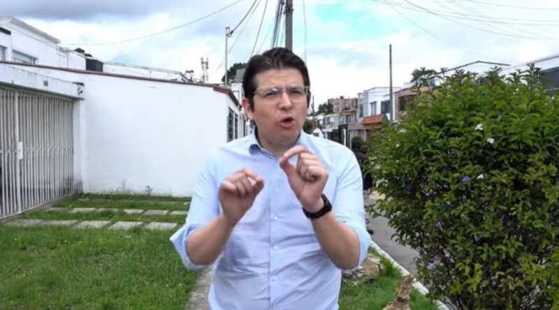 El senador colombiano Miguel Uribe Turbay, dirigente del partido Centro Democrático y precandidato presidencial, fue sometido en la madrugada de este lunes a una cirugía neuroquirúrgica de urgencia 