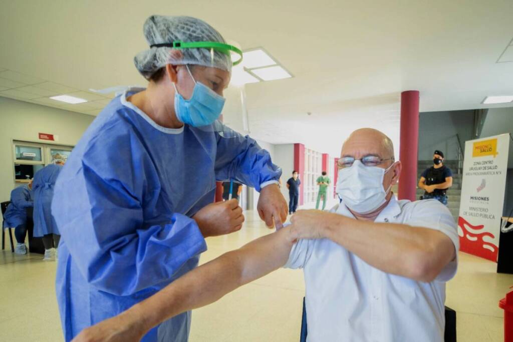 Neumonía por gripe: alto costo por baja vacunación 6 El 100% de los internados tenía criterios para recibir la vacuna antigripal, pero solo el 28,5% había sido inmunizado el año anterior.