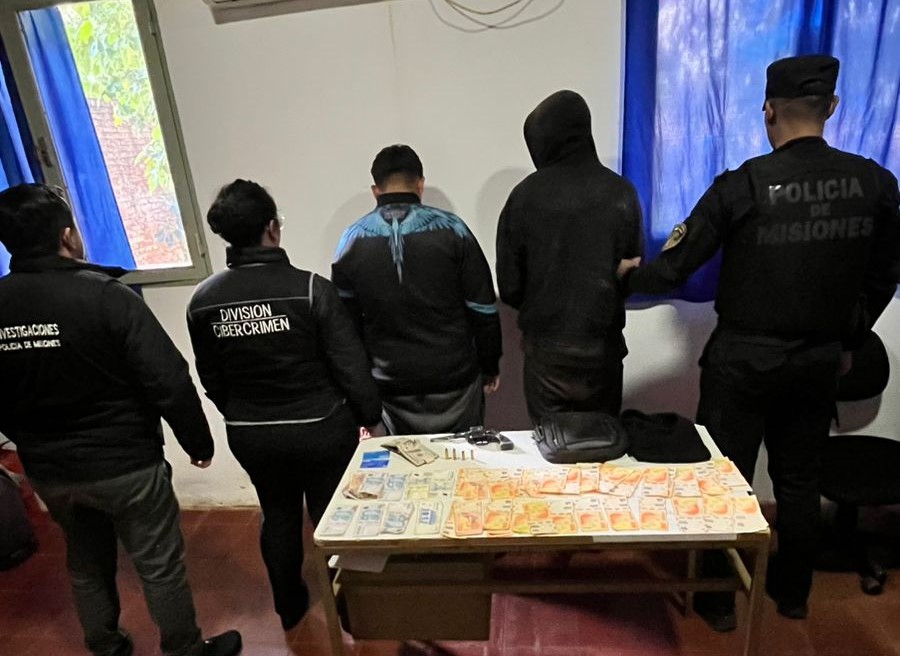 Capturaron a dos hermanos por el violento asalto a un abuelo en Dos de Mayo 2 Ambos hermanos fueron trasladados a la sede policial y puestos a disposición del Juzgado interviniente. El adolescente de 15 años fue entregado a sus padres luego de cumplirse los trámites de rigor