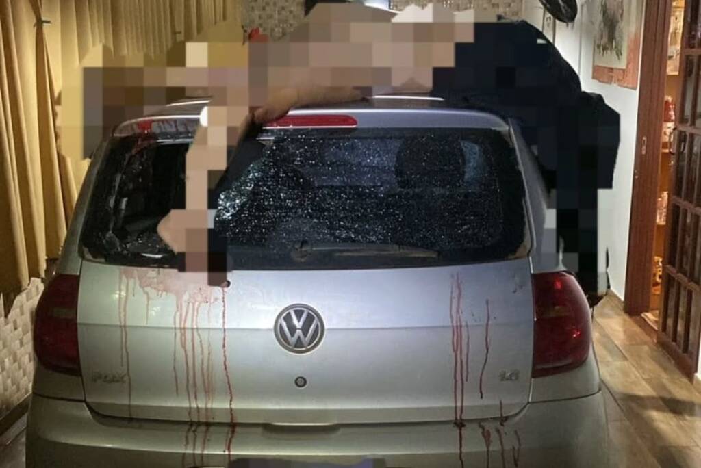 Según su propia declaración ante la Policía Civil de Rio Grande do Sul, recién al llegar a su casa se percató de la situación, cuando el acompañante notó una pierna colgando por la ventanilla trasera.