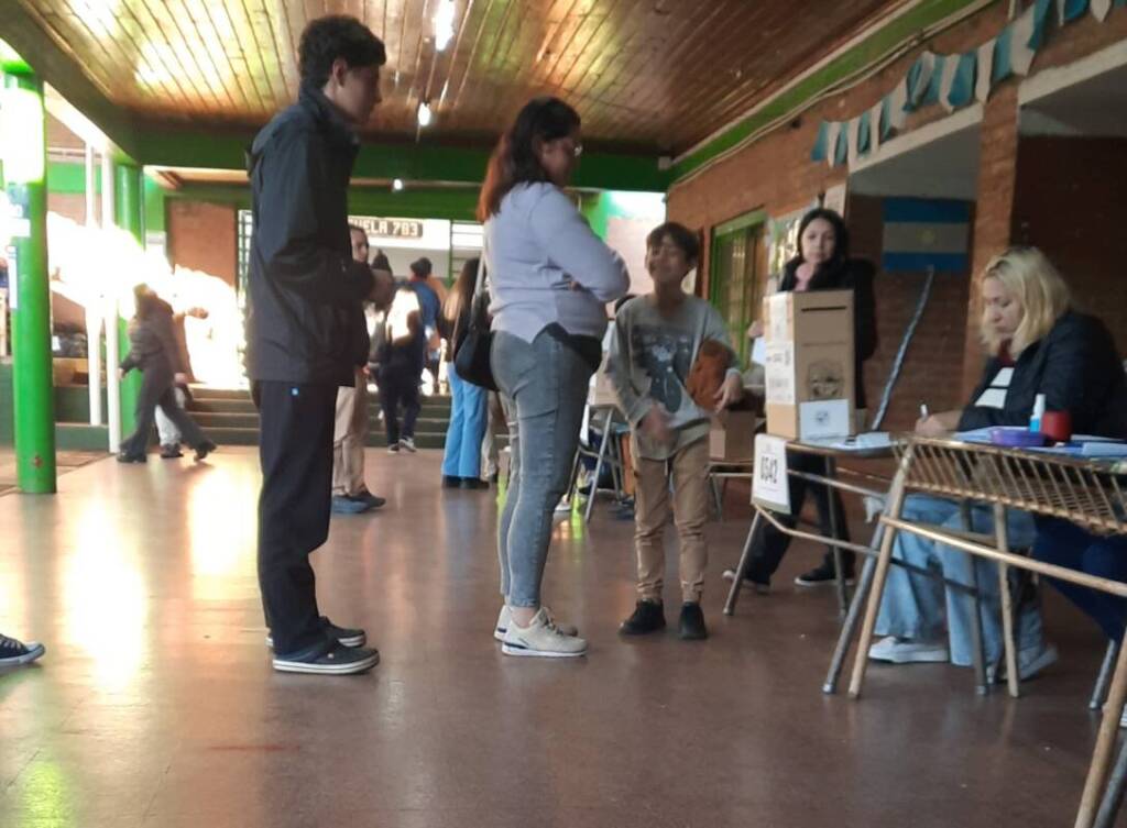 Elecciones en Misiones: a las 17 horas ya votó el 52,11% del padrón provincial votaciones elecciones 2025 2 - 2