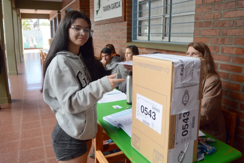 El voto joven en aumento: ¿irán hoy a las urnas los que tiene 16 y 17 años? FOTO: Gentileza Canal 12