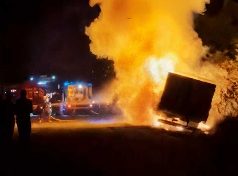 Se incendió un camión con productos de limpieza en Dos de Mayo incendio camion Dos de Mayo
