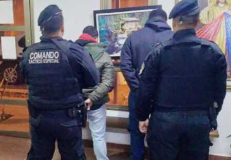 Posadas: Brutal pelea familiar dejó 6 detenidos, lesionados y cuchillos secuestrados 2 6 - 2