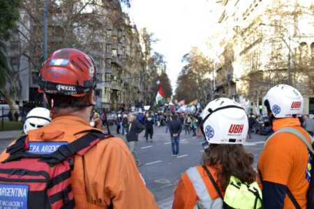 "La represión se repite e intensifica": advierten sobre picos de violencia en las marchas de jubilados 525497404 1172882911533898 3902742735582166922 n 1 - 1