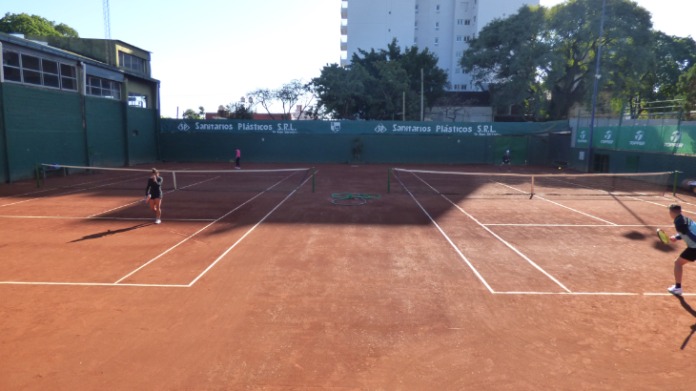 El Club Itapúa celebra su 96° aniversario con un multitudinario torneo de tenis 4 Club Itapua 3 - 3