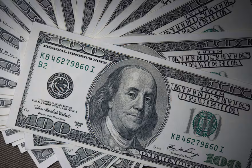 “Nuevo récord”: el dólar oficial cerró a $1.325 en Banco Nación