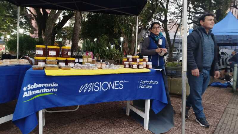 Sabores locales y cultura se unen en la feria “La Dulzura de Mi Tierra” en Posadas 4 Feria dulce 1 - 3