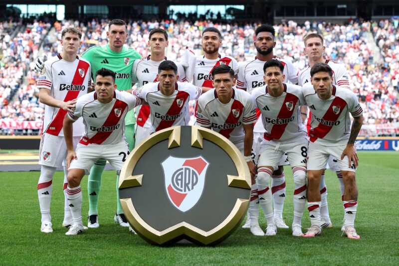 Los futbolistas que dejarán el club son Leandro González Pírez, Manuel Lanzini, Matías Kranevitter, Matías Rojas, Santiago Simón y Gonzalo Tapia