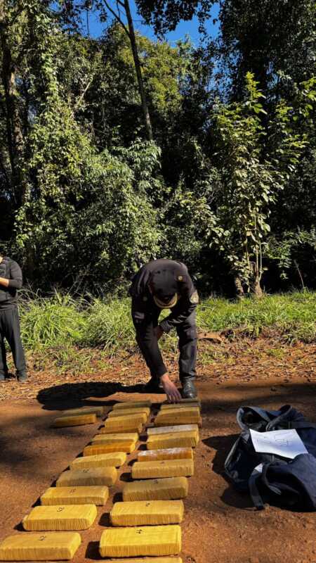 Golpe al narcotráfico en Gobernador Roca: Secuestran más de 100 kilos de marihuana 5 IMG 20250719 WA0031 - 4