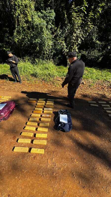 Golpe al narcotráfico en Gobernador Roca: Secuestran más de 100 kilos de marihuana 3 Gobernador Roca