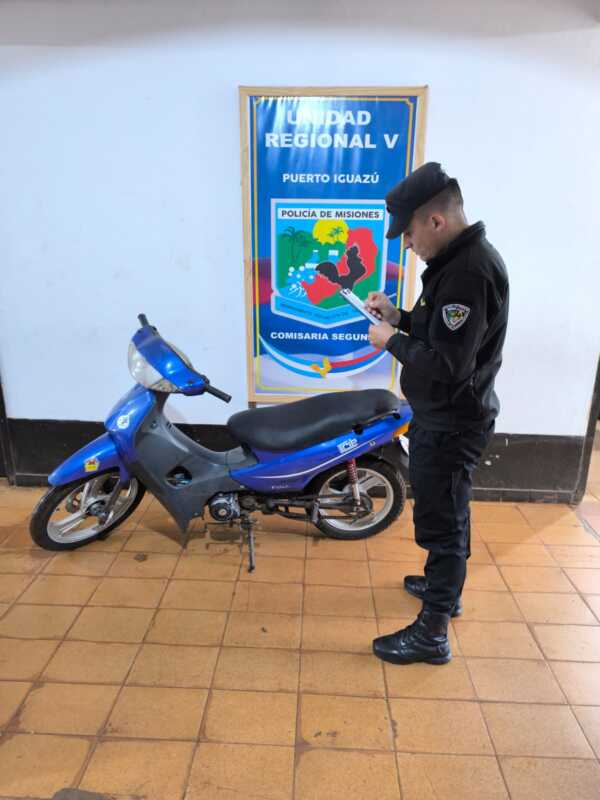 Iguazú: secuestran motos tras videos en redes por picadas ilegales 6 La Policía recordó que las picadas de motos clandestinas no solo son ilegales, sino que ponen en riesgo la vida de conductores, peatones y terceros.