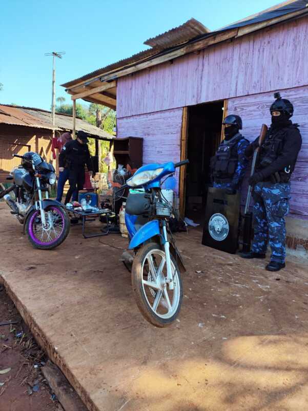 La policía incautó dos motocicletas, una Honda Titán 150 c.c. y una Corven Energy 110 c.c. en Iguazú