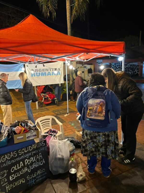 Más misioneros buscan viandas de ollas populares y advierten que "las políticas públicas no alcanzan" 1 situación de calle