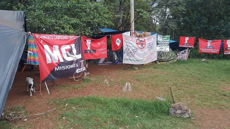 Organizaciones sociales cortan la ruta en Montecarlo para reclamar por tierra, trabajo y salarios dignos 5 MCL - 4