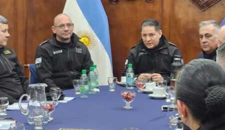 Policía