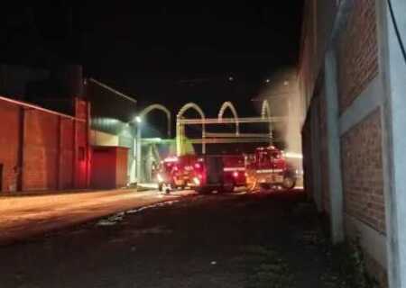 Sofocaron un incendio en un secadero de yerba en San Vicente: no se registraron heridos San Vicente Incendio