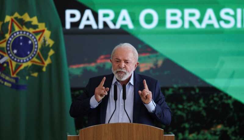 Lula visita a Cristina