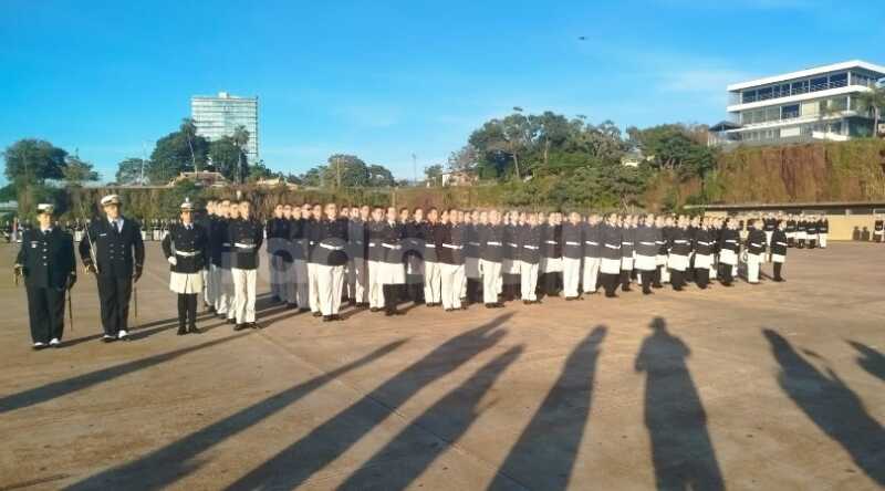 Alumnos del liceo Storni recibieron sus uniformes: “Es algo de una vez en la vida” 17 WhatsApp Image 2025 07 04 at 10.40.59 4 - 16