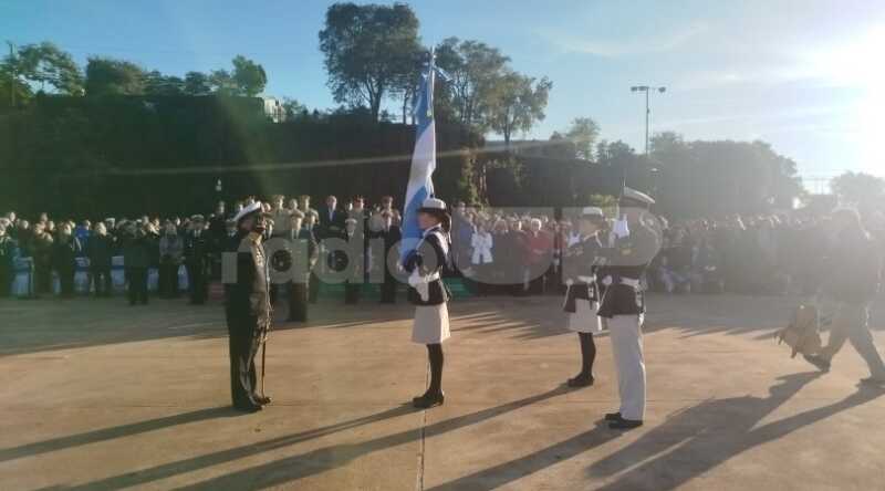 Alumnos del liceo Storni recibieron sus uniformes: “Es algo de una vez en la vida” 4 WhatsApp Image 2025 07 04 at 10.40.59 9 - 3