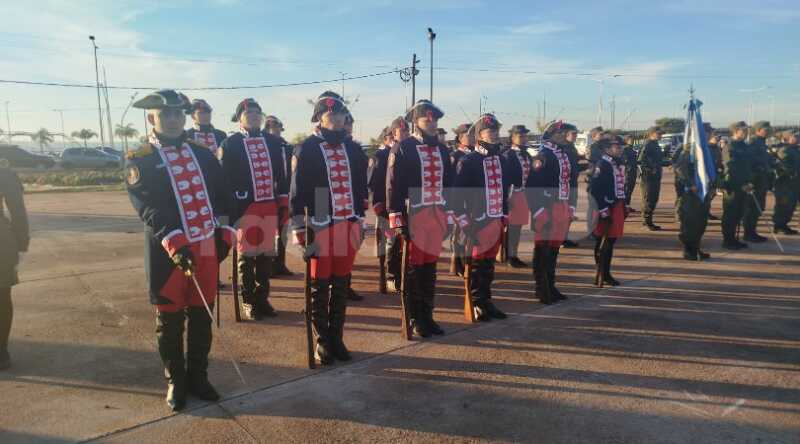 Alumnos del liceo Storni recibieron sus uniformes: “Es algo de una vez en la vida” 6 WhatsApp Image 2025 07 04 at 10.40.59 - 5