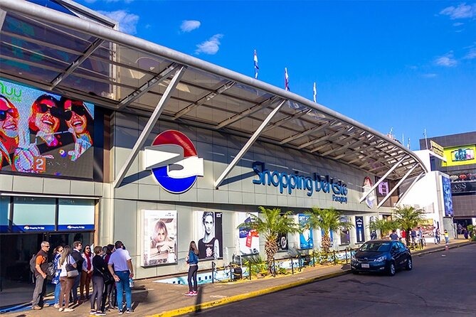 Comerciantes en alerta por la competencia desigual en la frontera 4 WhatsApp Image 2025 07 14 at 09.48.36 1 - 3