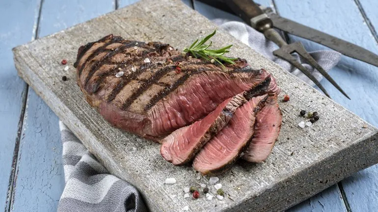 Aumenta el consumo de carne de búfalo: "Nos sacan de las manos", aseguró comerciante 2 carne bufalo - 1