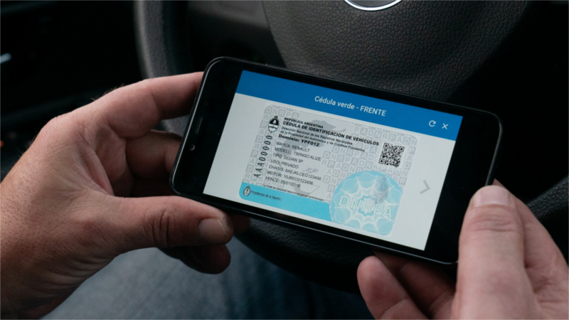 Habilitar a otros conductores: la Disposición 566/2025 moderniza la cédula digital del automotor 1 La cédula digital confiere el mismo tratamiento que la física a efectos de circulación y egreso del país.