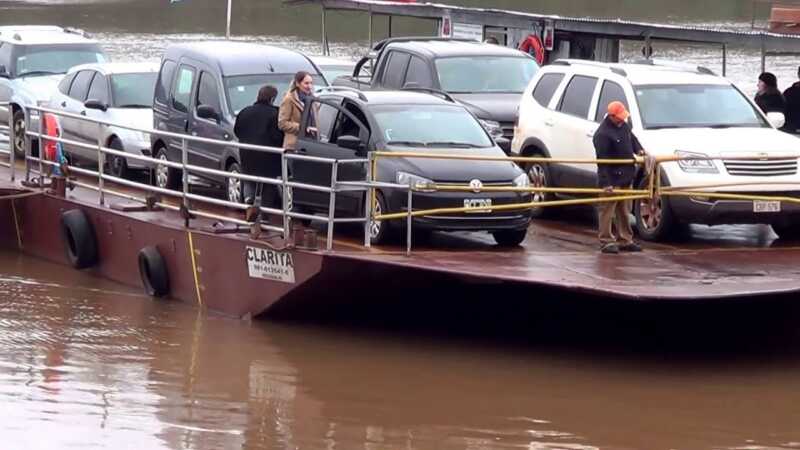 Si el río baja a 8 metros o menos de altura, la balsa entre El Soberbio y Porto Soberbo (Brasil) retomará el servicio mañana miércoles 2 de julio