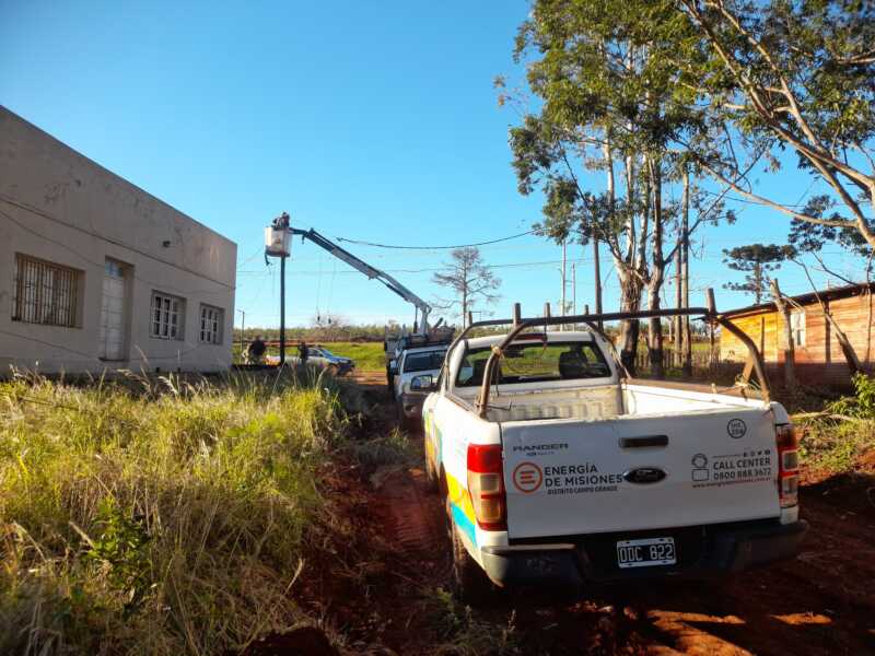 Puerto Iguazú refuerza su infraestructura eléctrica con nuevas líneas en zona urbana puerto iguazu emsa
