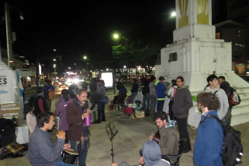 Más misioneros buscan viandas de ollas populares y advierten que "las políticas públicas no alcanzan" situación de calle Posadas