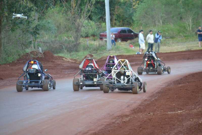 Apóstoles vibró con el karting terrado: se destacaron los Invitados y la Junior regaló la mejor final 13 karting terrado 5 - 12