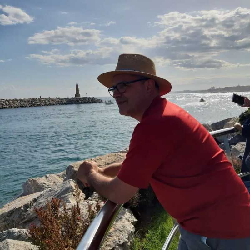 Caza de inmigrantes en España: la mirada de un misionero en Madrid 2 Marcelo Caballero subraya que no se puede hablar de una persecución sistemática contra todos los inmigrantes. “No hay una mala onda generalizada en la calle. Hay hechos puntuales, sí. Pero no es que te agreden por tener un acento extranjero”, afirma.