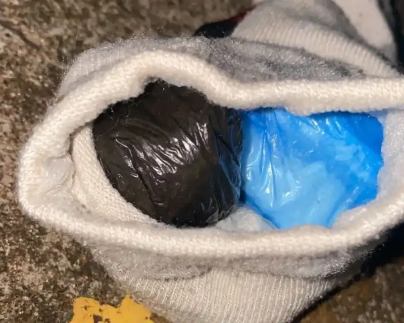 Secuestran cocaína y marihuana que se vendía en una plaza de la Chacra 153 de Posadas 2 md 1 6 - 1