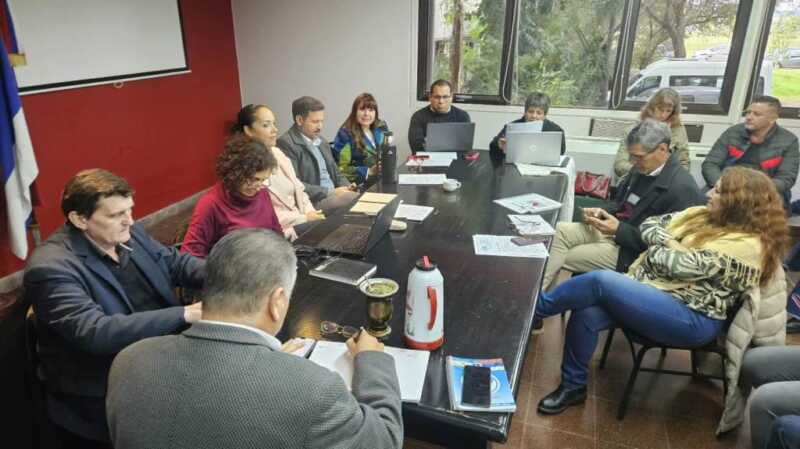 Paritarias docentes: Aranda defendió el acuerdo y defendió las cuentas ordenadas 2 “No hubo rechazo, hubo un entendimiento de que este es el esfuerzo económico que hoy puede hacer la provincia”, afirmó Aranda sobre la paritaria en Misiones