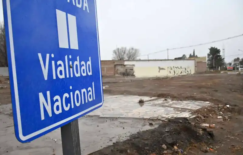 Alerta en Vialidad: denuncian borrador de decreto que disuelve el organismo 4 El gremialista advirtió además que el proceso de firma y publicación del decreto podría concretarse en cuestión de horas, ya que las facultades delegadas al presidente vencen esta semana.