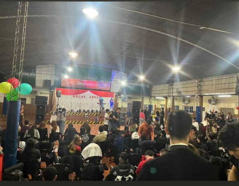 Seminario Santo Cura de Ars cerró sus fiestas patronales con la “Noche Joven” 1000874411 - 1