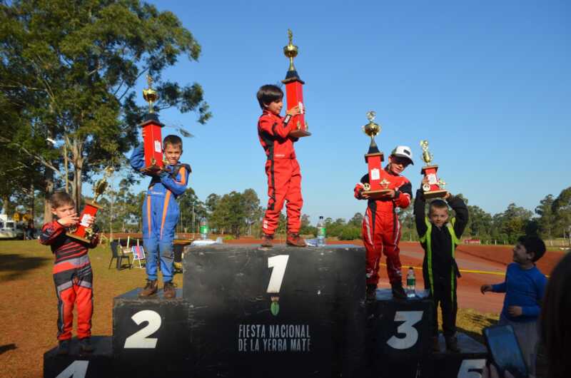 Apóstoles vibró con la 5ª fecha del Karting terrado 7 1755519273446 - 6