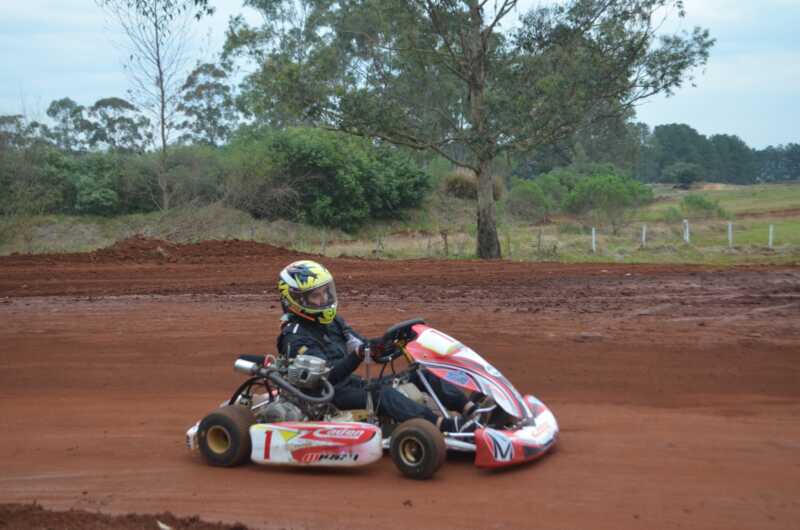 Apóstoles vibró con la 5ª fecha del Karting terrado 15 1755519285119 - 14