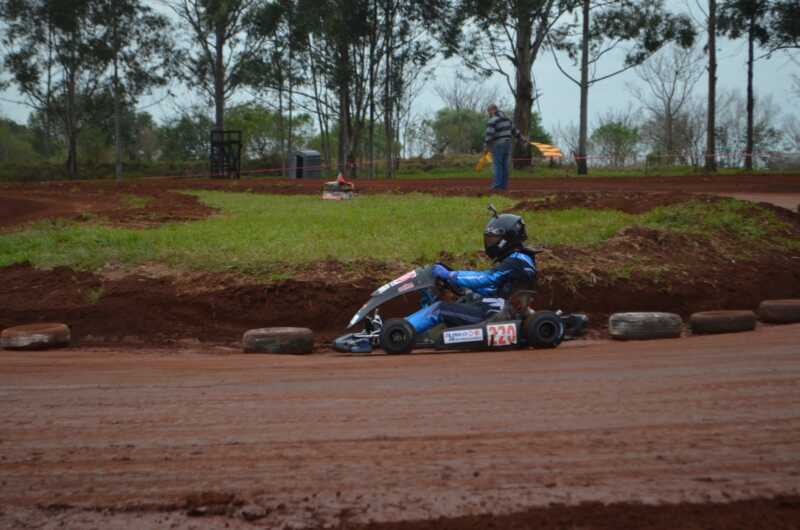 Apóstoles vibró con la 5ª fecha del Karting terrado 21 1755519290749 - 20
