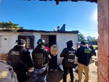 Posadas: atrapan a 12 "pirañas" por robar a un Uber en la Chacra 179 pirañas en chacra 179