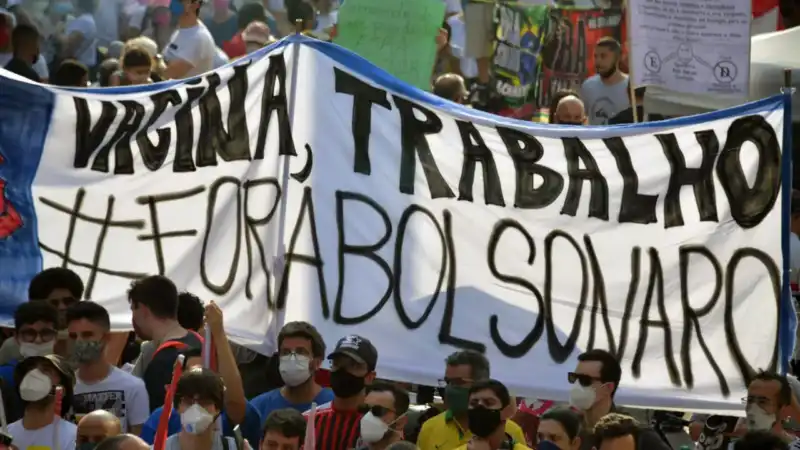 Brasil se divide por Bolsonaro y sus militantes apoyan los aranceles impuestos por EE.UU 1 Brasil vivió otra jornada de protestas este domingo a favor de Bolsonaro