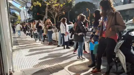 En 18 meses se redujeron más de 223 mil puestos de trabajo en Argentina Argentina