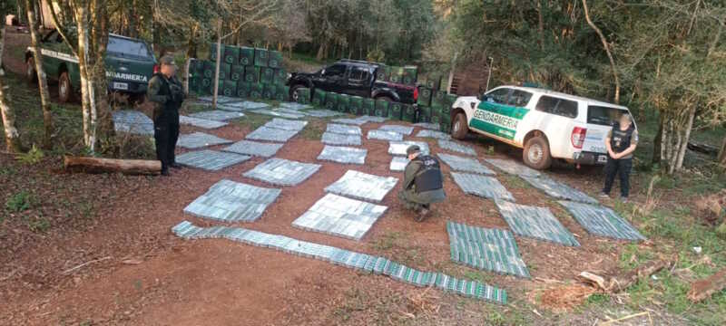 Camioneta robada en Brasil usada para contrabando fue hallada en Misiones 1 Camioneta