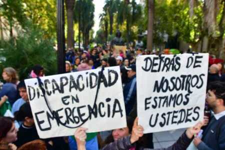 El colectivo de discapacidad se moviliza por la Ley de Emergencia, previa a sesión de Diputados por el veto de Milei Colectivo de discapacidad