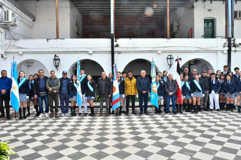 Ex combatientes correntinos viajaron a las Islas Malvinas para rendir homenaje 1 Combatientes