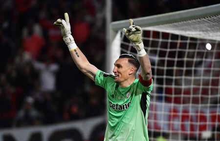 Armani se vistió de héroe en los penales y River eliminó a Unión por Copa Argentina River aún no logra resolver la situación de la mayoría de los jugadores marginados del plantel, que continúan sin encontrar nuevos clubes.