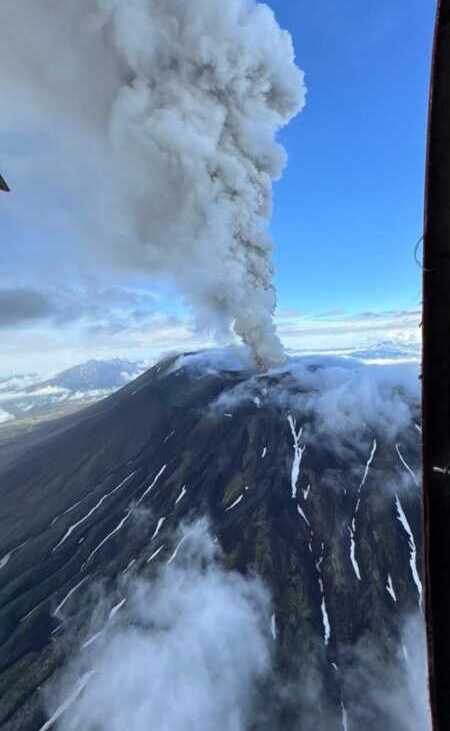 Erupción histórica: el volcán ruso Krasheninnikov despertó tras más de 400 años 5 GxY64phW4AAC0Ht e1754234080342 - 4