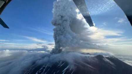 Erupción histórica: el volcán ruso Krasheninnikov despertó tras más de 400 años GxbEZRiWMAAPQxy - 2